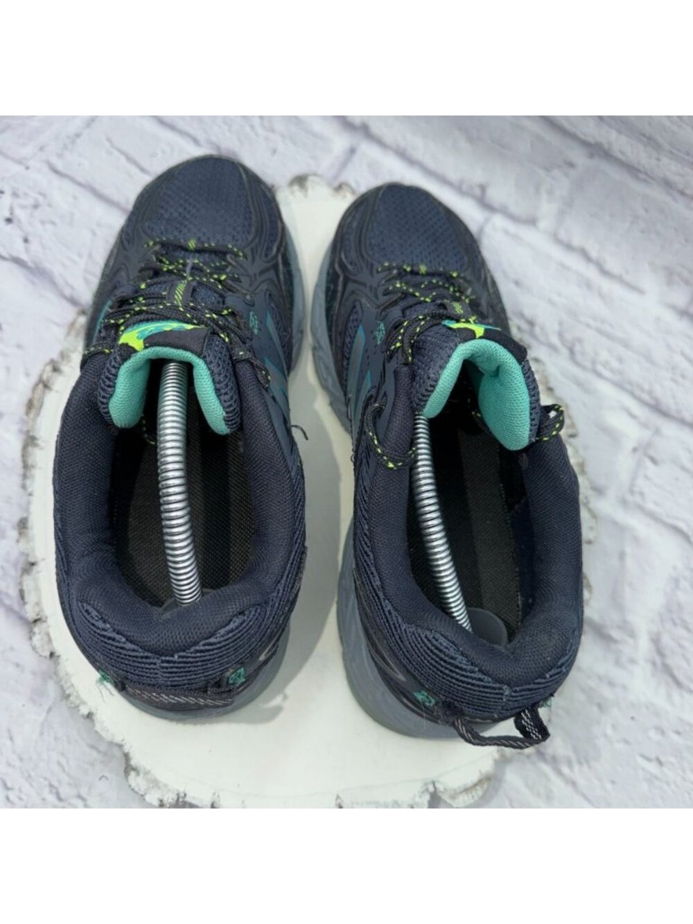 New Balance 510v3 Women Sz 7.5 D Trail Running Hiking Shoes Gray Yellow TechRide - Picture 6 of 10